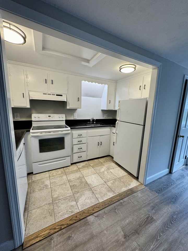 1 Lincoln Ave #2ndFL - Photo 6 of 7