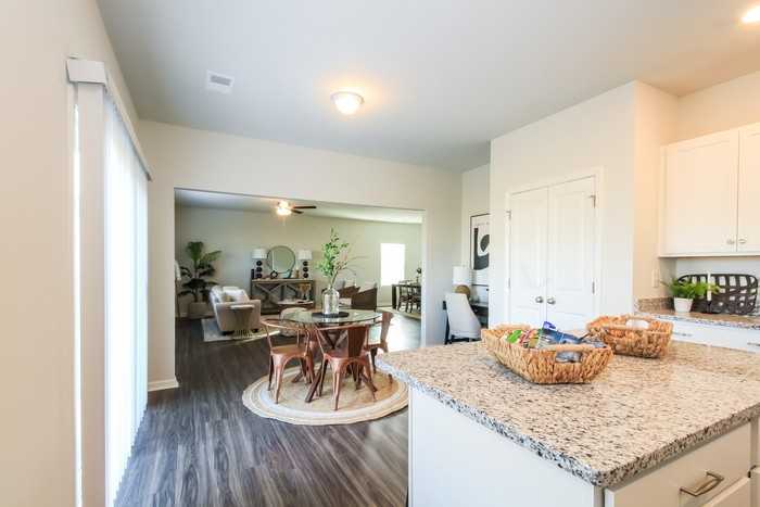 236 Clydesdale Cir - Photo 5 of 12