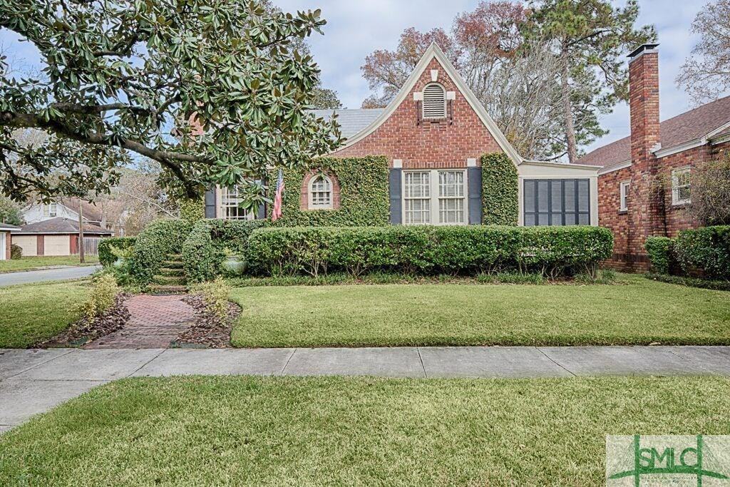 402 E 55th St - Photo 3 of 30