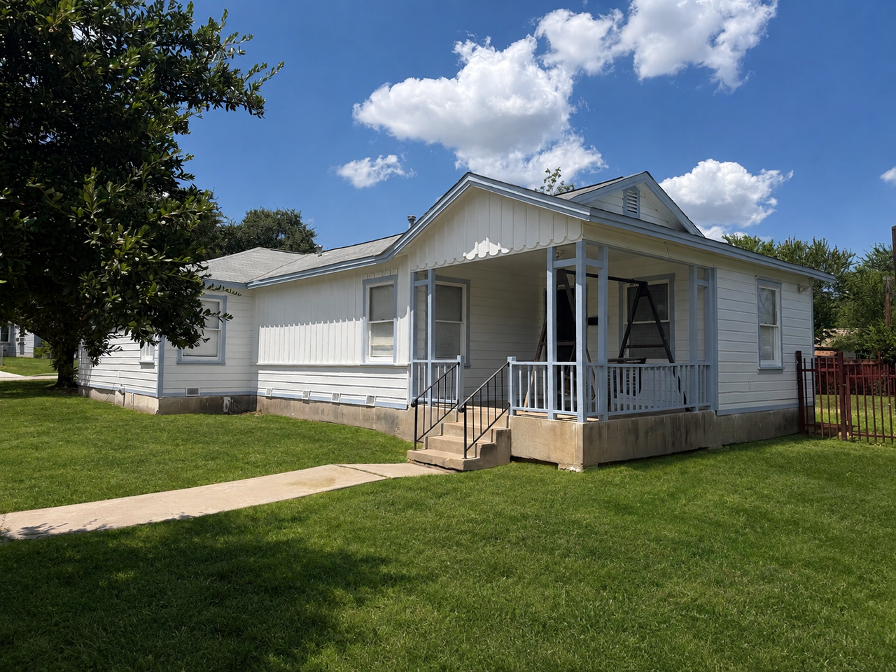 461 Westminster Ave #NA - Photo 2 of 18