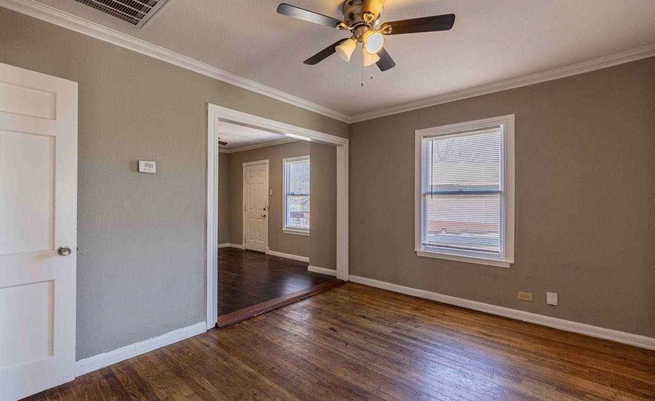 461 Westminster Ave #NA - Photo 4 of 18