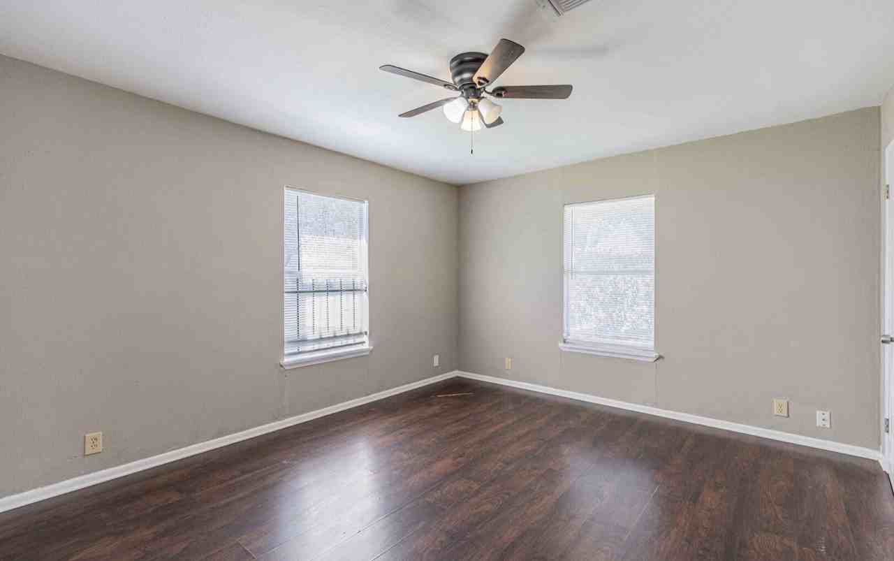 461 Westminster Ave #NA - Photo 6 of 18