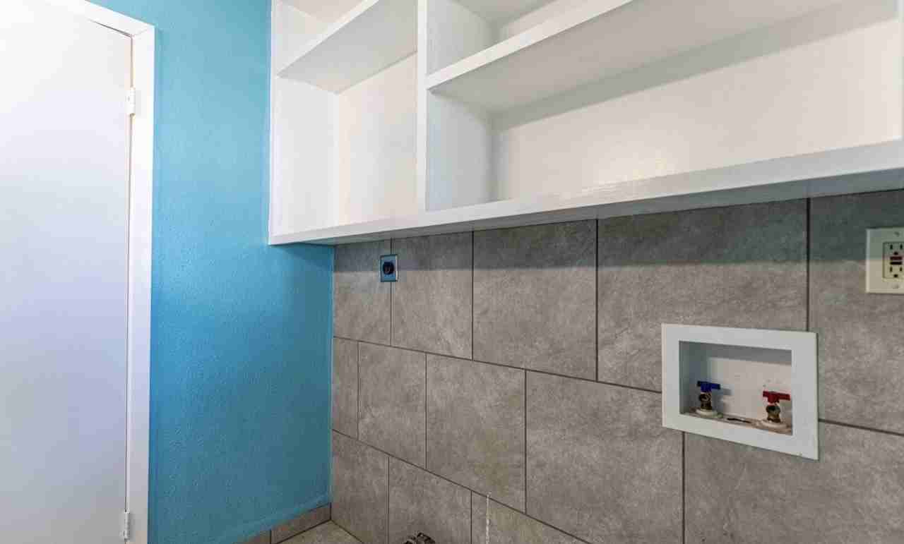 461 Westminster Ave #NA - Photo 7 of 18