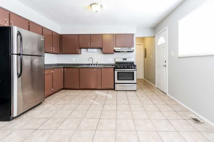 10219 Sutters Ct - Photo 5 of 12