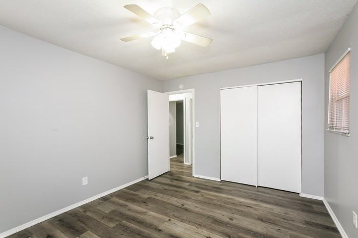 10219 Sutters Ct - Photo 7 of 12