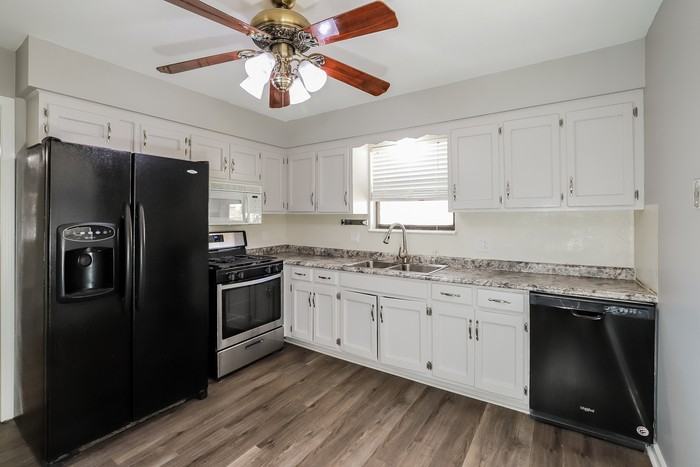 312 Ne Lakeview Dr - Photo 6 of 13