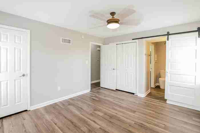 312 Ne Lakeview Dr - Photo 7 of 13