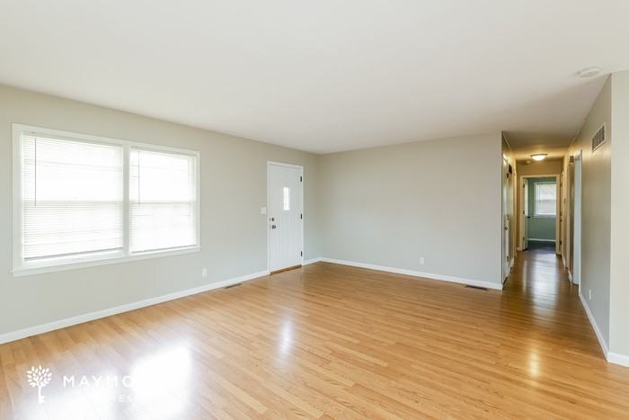 1405 Ne 76th St - Photo 5 of 13