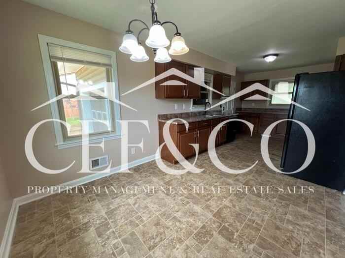 279 Cedarwood Ave - Photo 5 of 24