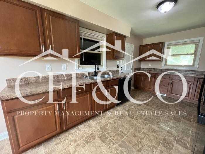 279 Cedarwood Ave - Photo 6 of 24