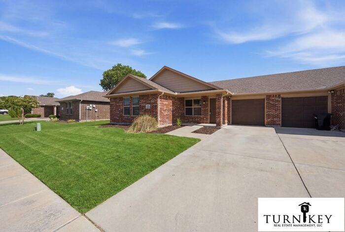 1329 White Sand Dr - Photo 3 of 33