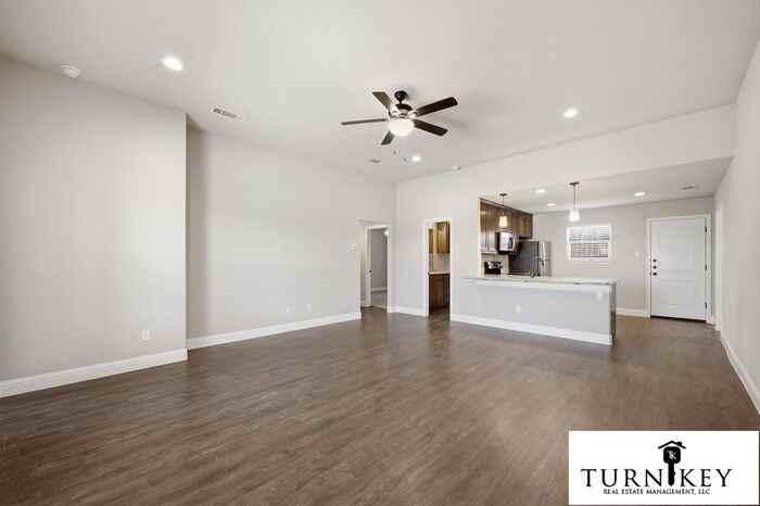 1329 White Sand Dr - Photo 5 of 33