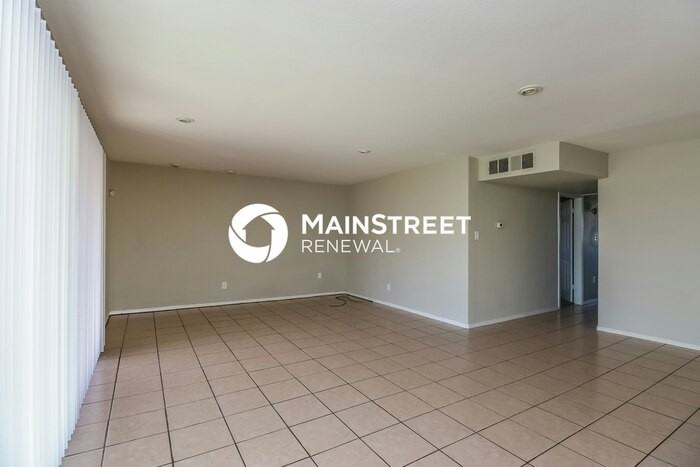 3823 N 48th Dr - Photo 6 of 16