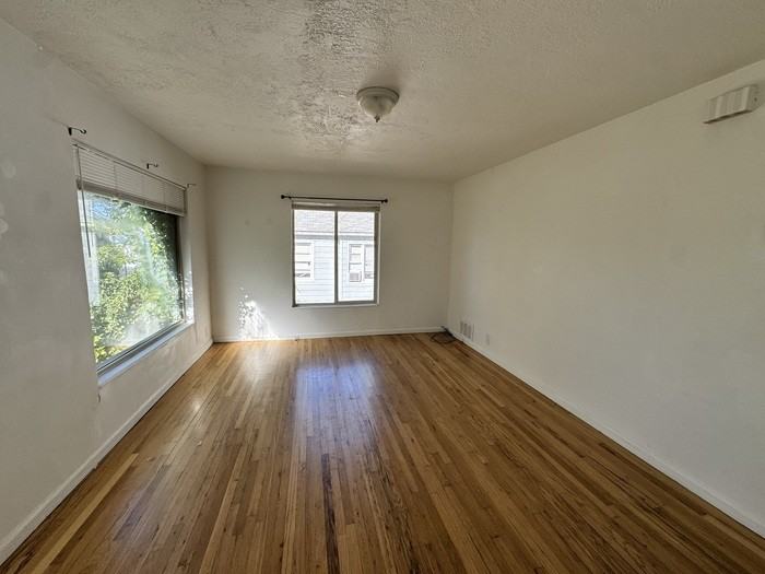 1331 E Zenith Ave - Photo 2 of 6