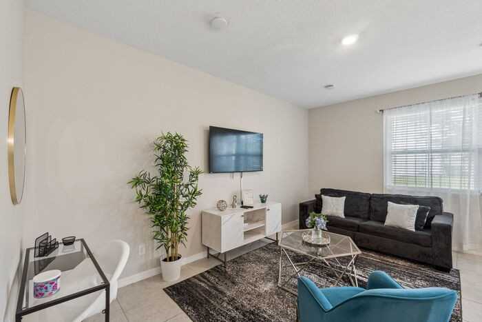 1009 Plantation Ln #1009 - Photo 3 of 19