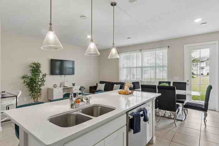 1009 Plantation Ln #1009 - Photo 4 of 19