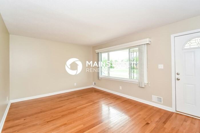130 Crator Dr - Photo 4 of 17