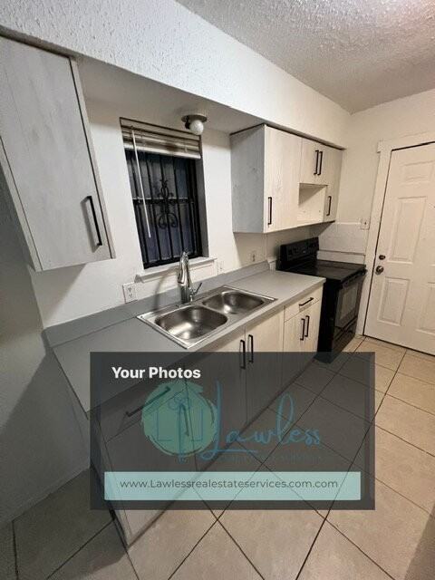 1304 Meriwether Ave #1306 - Photo 3 of 10