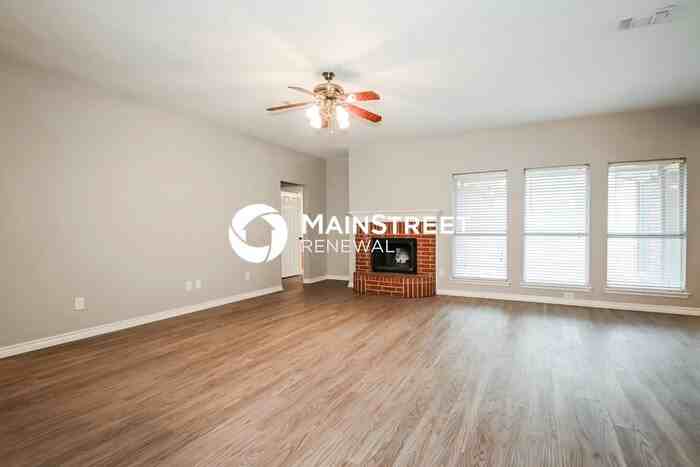 616 Joy Ln - Photo 4 of 16