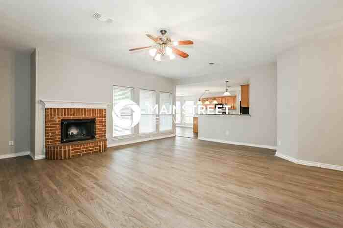 616 Joy Ln - Photo 5 of 16