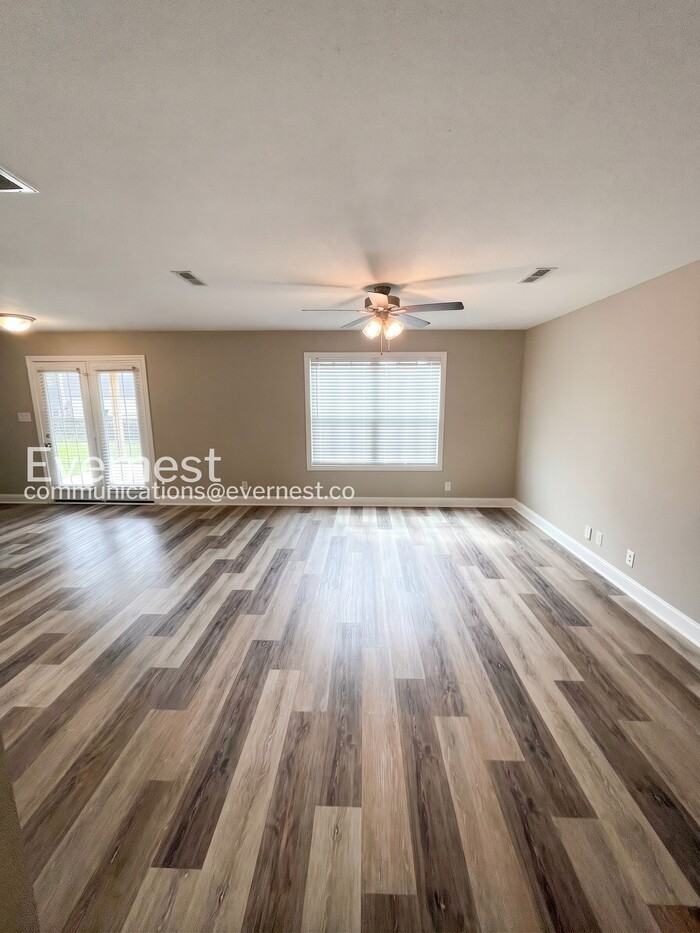 255 Dugger Dr - Photo 3 of 29