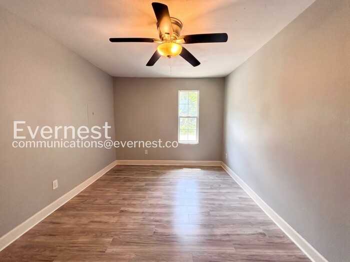 4318 1st St #B - Photo 7 of 19