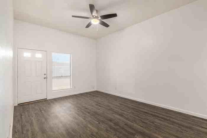 6052 W Oregon Ave #A - Photo 3 of 21