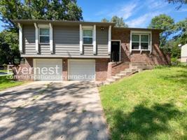 featured image of 2805 Nw Castle Dr