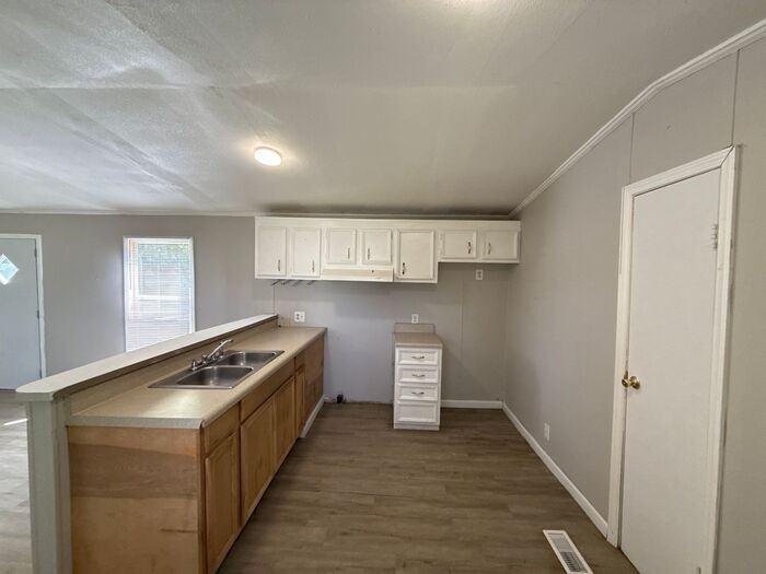 300 Huffstetler Rd #306 - Photo 5 of 13