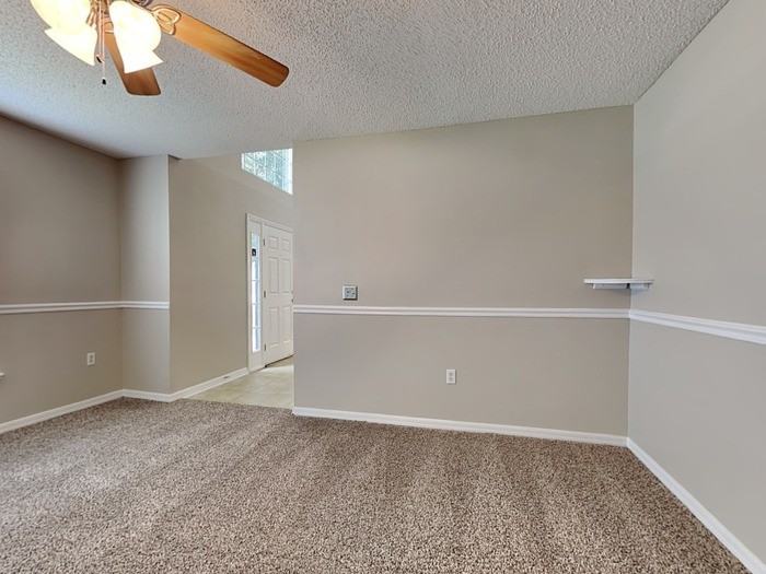 8799 Oxfordshire Ave E - Photo 5 of 30