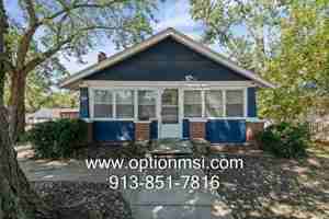 featured image of 400 N Independence St