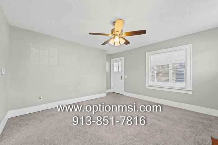 400 N Independence St - Photo 4 of 37