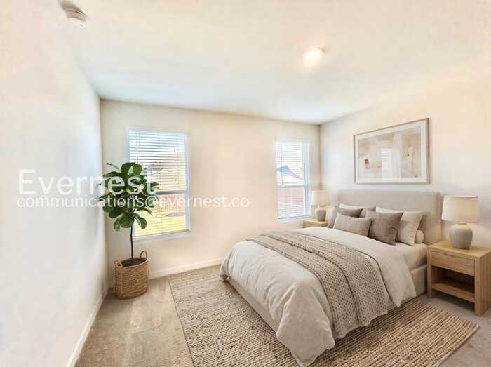 1353 Rockwell Dr - Photo 3 of 27