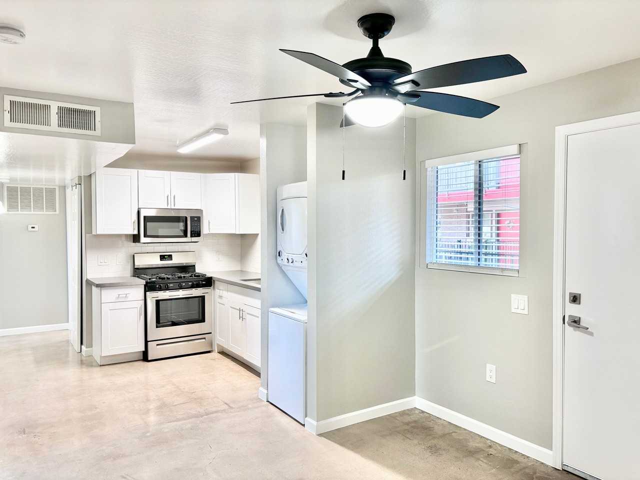 834 N 13th Ave #109 - Photo 5 of 46