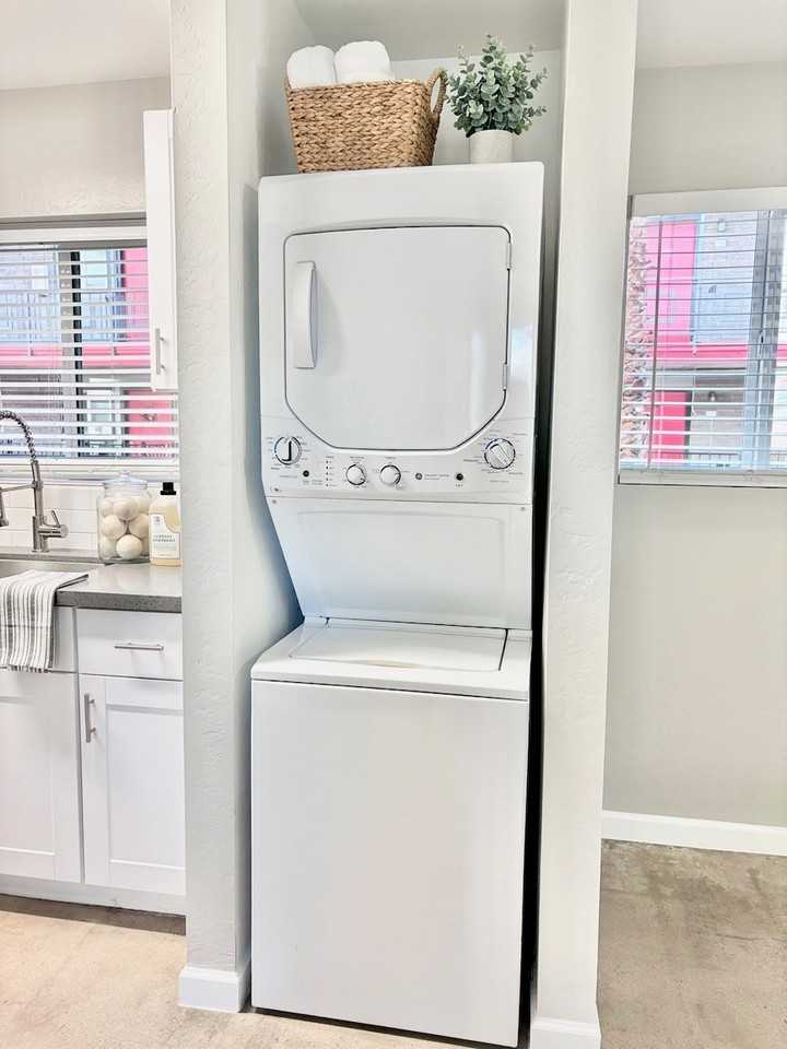 834 N 13th Ave #109 - Photo 6 of 46