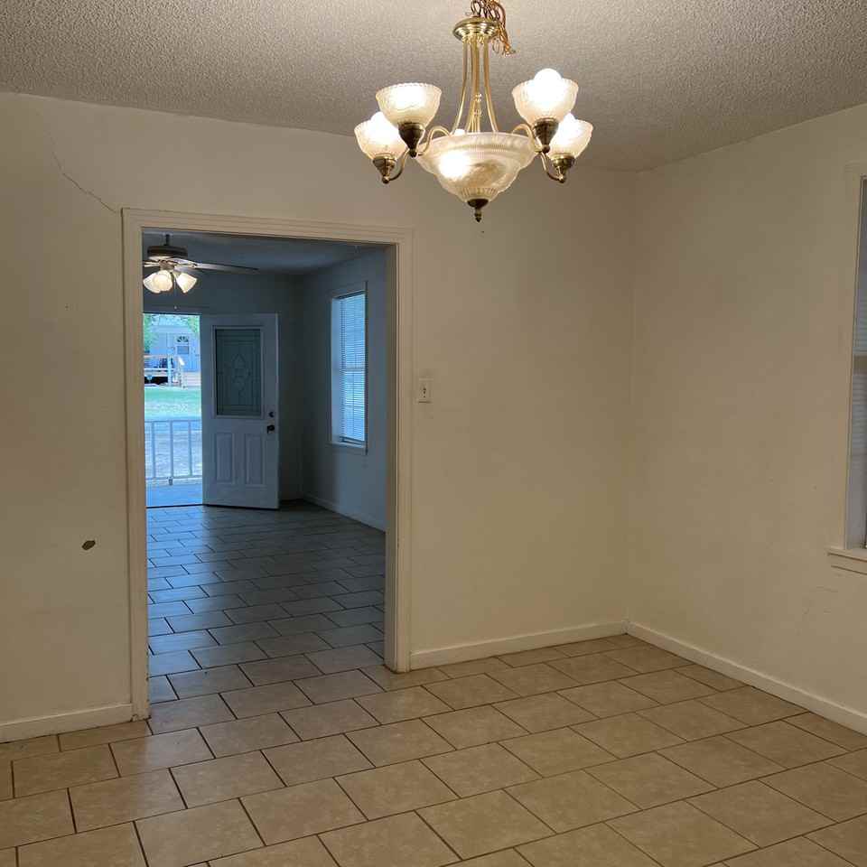 803 Dennis Ave #NA - Photo 4 of 9