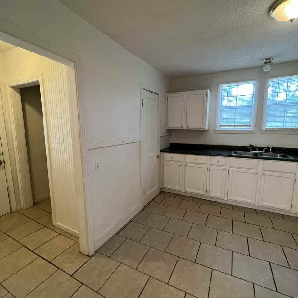 803 Dennis Ave #NA - Photo 6 of 9