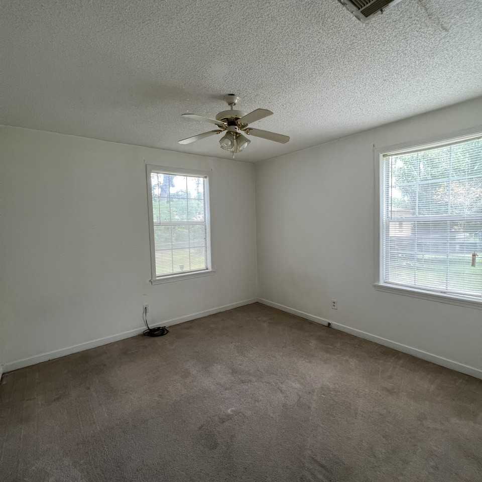 803 Dennis Ave #NA - Photo 7 of 9