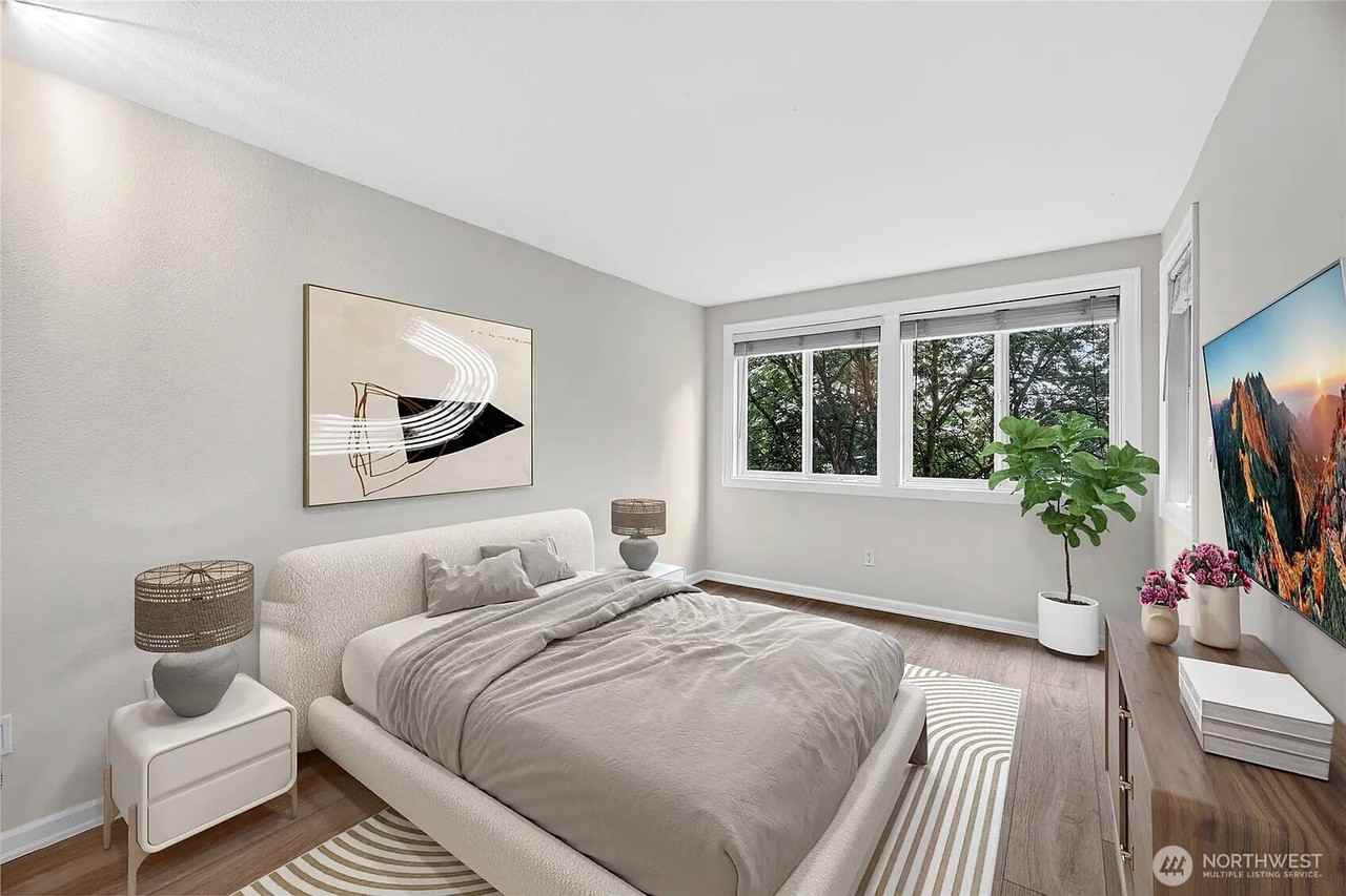 1300 W Boston St #13 - Photo 3 of 13