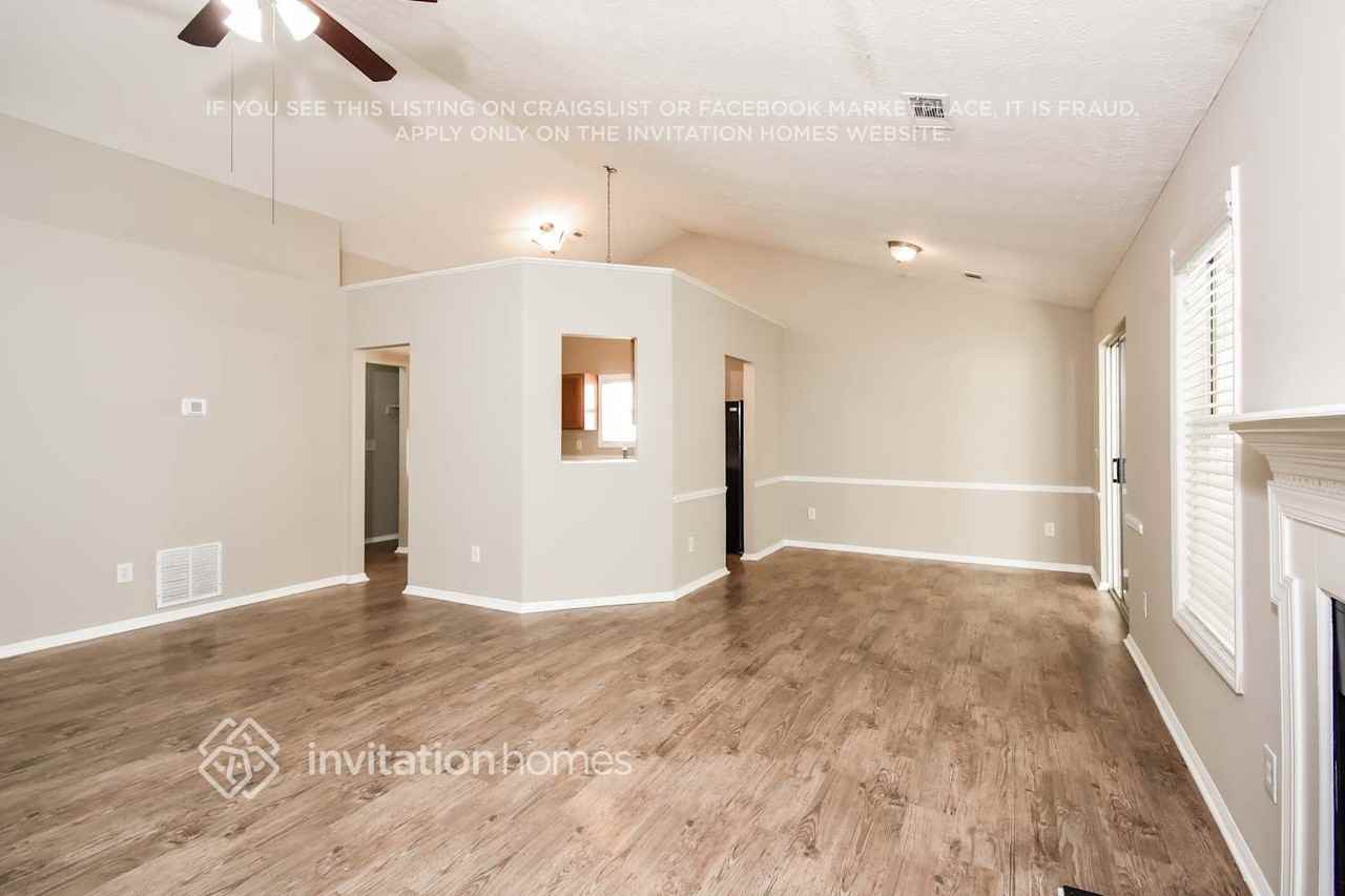 3763 Laurel Green Way Nw - Photo 4 of 17
