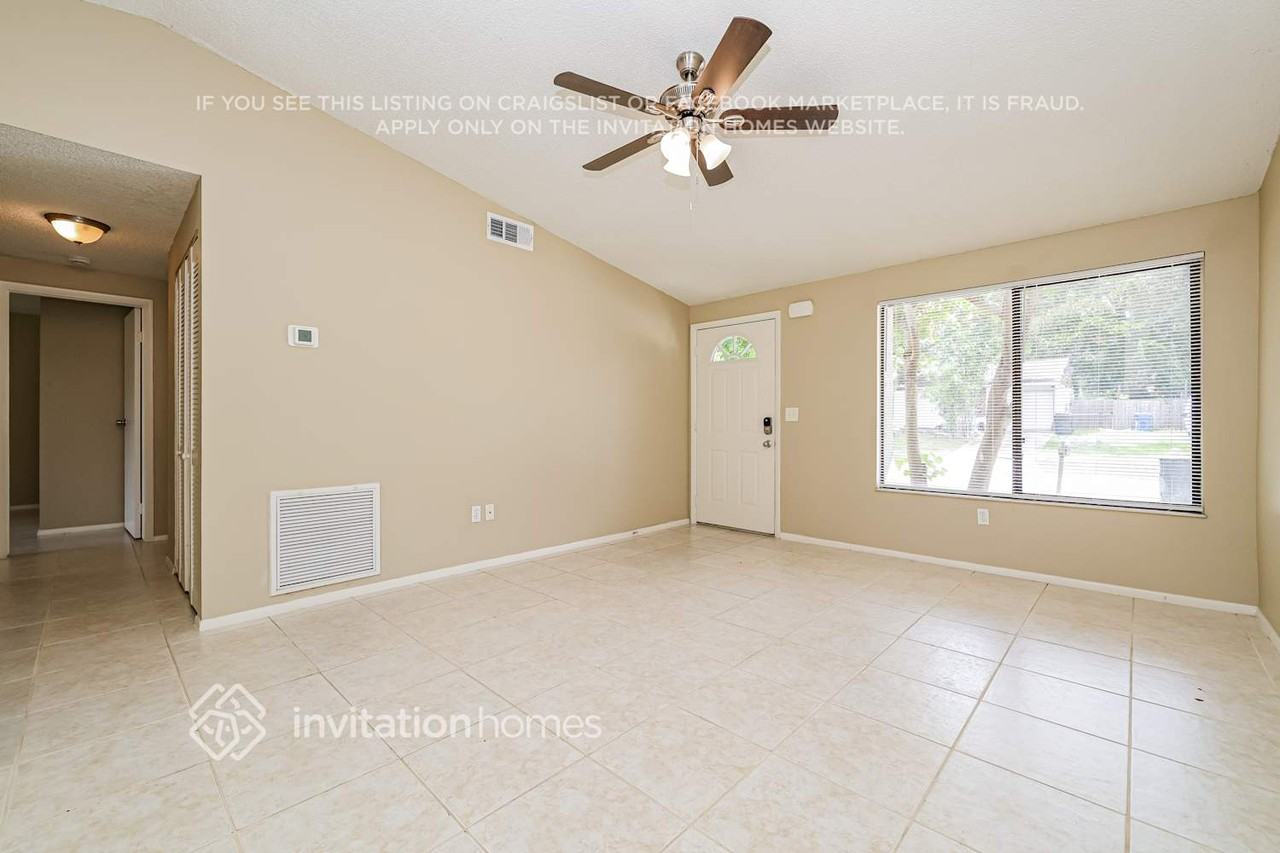 1220 Piney Branch Cir - Photo 3 of 17