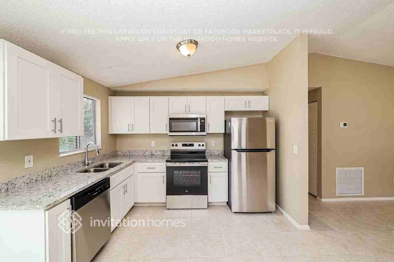 1220 Piney Branch Cir - Photo 5 of 17