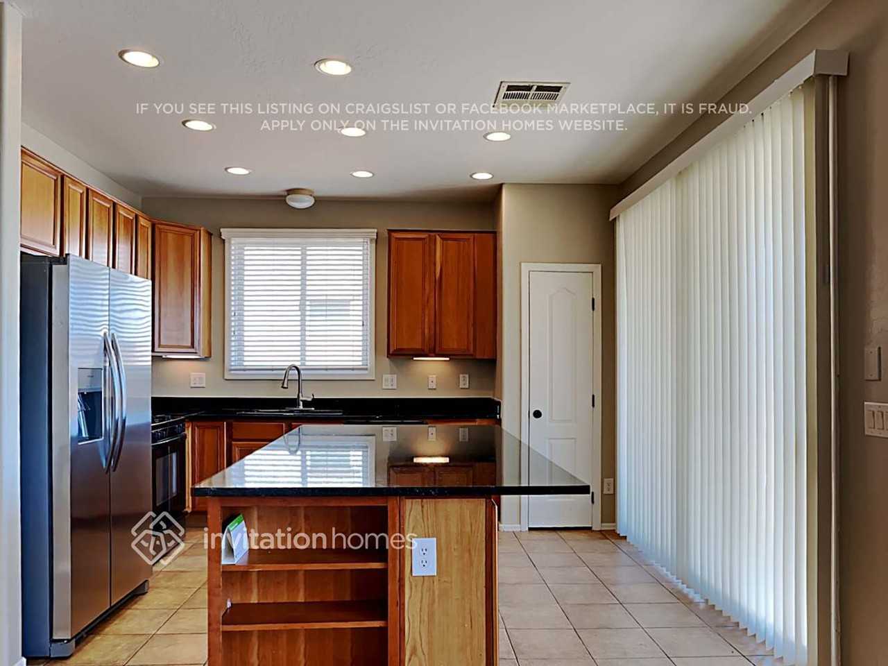 3723 N 292nd Dr - Photo 7 of 20