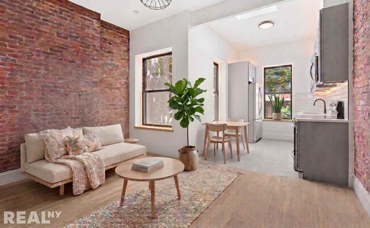 443 Jefferson Ave #4L - Photo 4 of 9