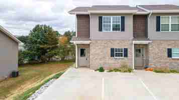 featured image of 916 Warrior Hill Dr #1