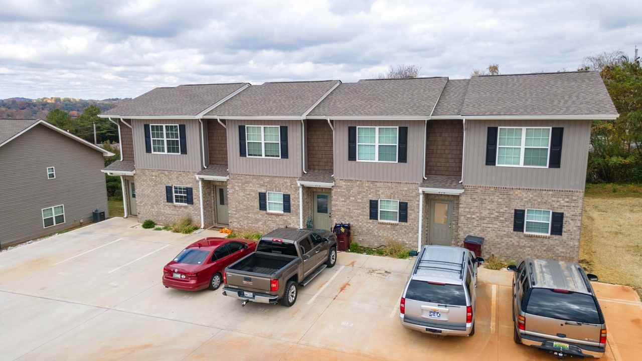 916 Warrior Hill Dr #1 - Photo 3 of 26