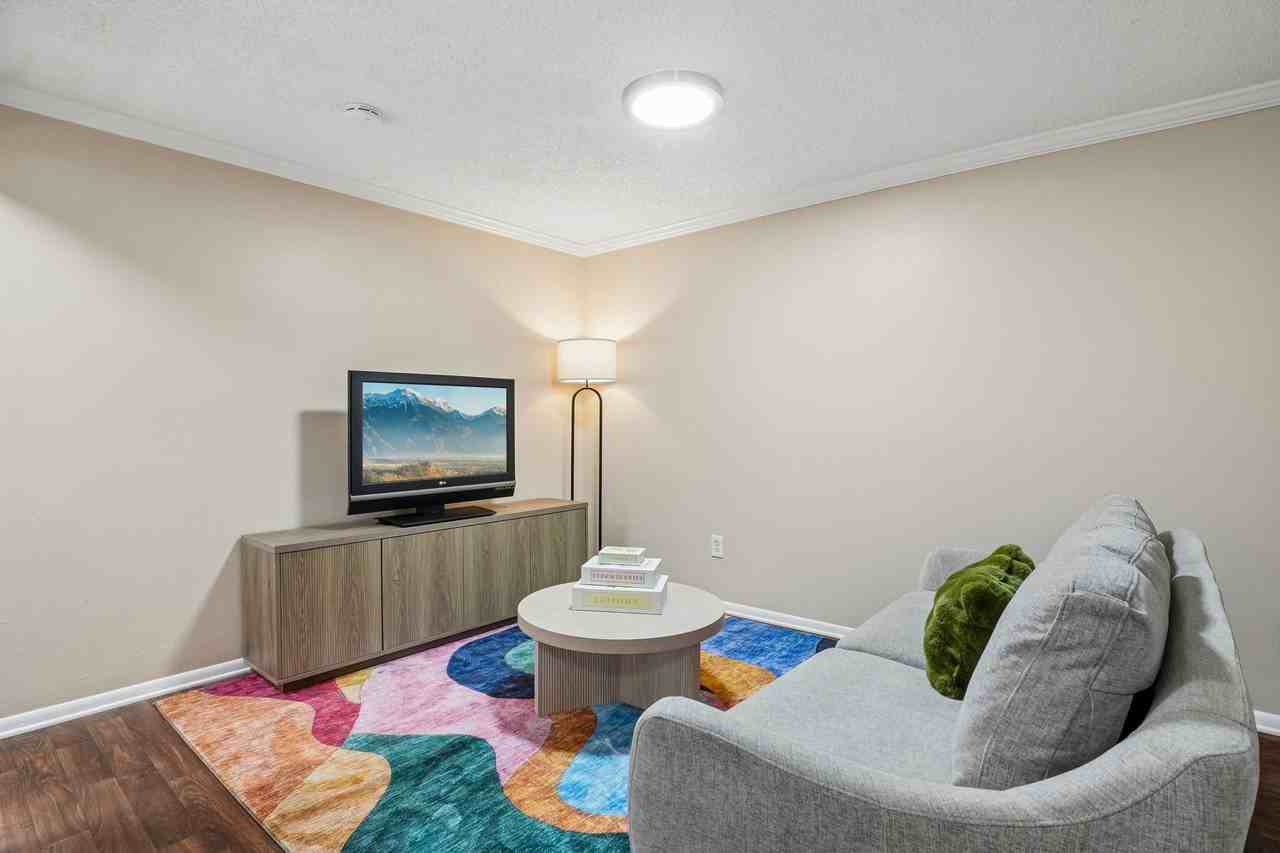 Lorinda Apartments - Photo 4 of 26