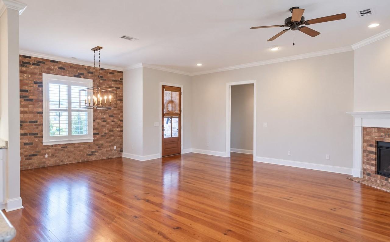 128 Essen Ln - Photo 3 of 20