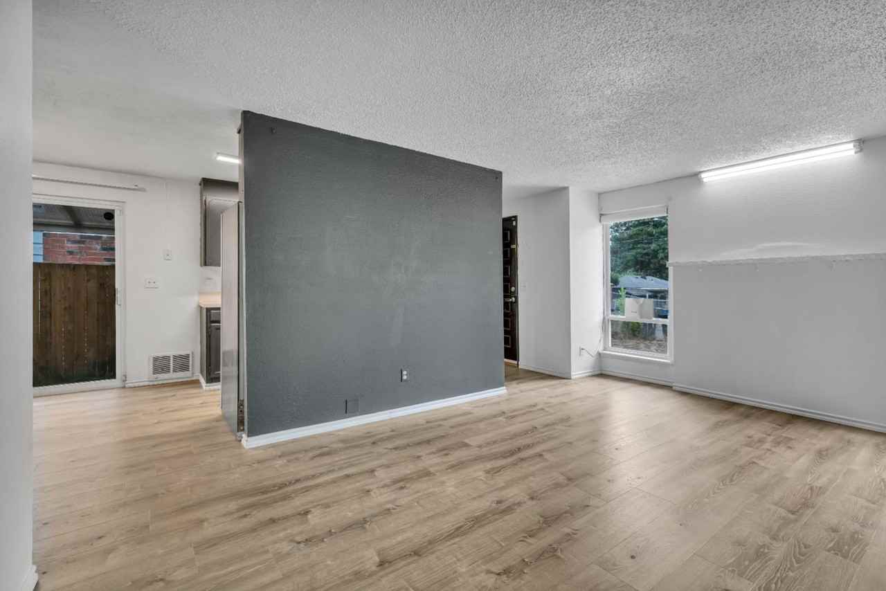 4622 E C St - Photo 6 of 11
