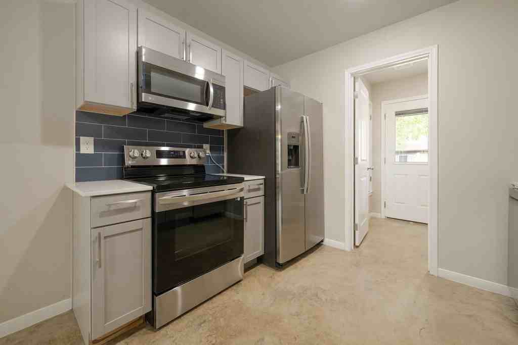516 S 9th St - Photo 7 of 20